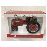 1/16 Ertl IH McCormick Farmall 230 Tractor