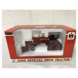 1/16 SpecCast Farmall 350 & #33 Loader