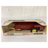 1/16 Ertl New Holland Spreader