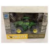 1/32 Ertl John Deere 8850 Tractor in Box