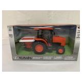 1/18 Kubota L6060 Tractor with Spreader in box