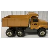 1/16 Ertl International Automatic Dump Truck