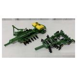 1/64 Ertl JD 2700, JD Seed Delivery,
