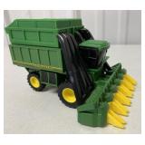 1/64 Ertl JD 9976 Cotton Picker