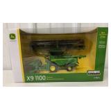 1/64 Ertl JD X9 1100 Combine