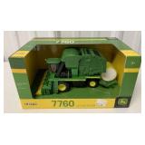 1/64 Ertl JD 7760 Cotton Picker