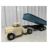Ertl Long Bed Dump Truck