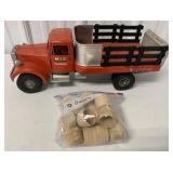 MIC Lift Gate Truck w/10 Wooden Barrels