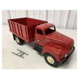 Cottonwood Acres International R190 Grain Truck
