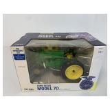 1/16 Ertl John Deere Model 70 w/ Umbrella