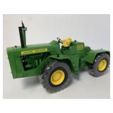 1/16 Ertl John Deere 8020 4WD Tractor