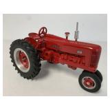 1/16 IH McCormick Farmall 300 Tractor