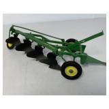 1/16 Ertl John Deere Moldboard Plow