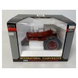 1/16 SpecCast International 300 Farmall Tractor