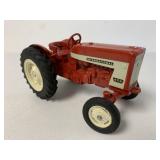 1/16 International 404 Tradtor