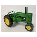 1/16 John Deere G Tractor