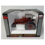1/16 SpecCast IH Farmall 300 LP Gas Tractor