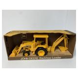 1/16 Ertl John Deere Backhoe Loader