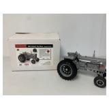 1/16 Scale Models International 1206 Farmall
