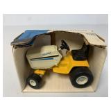 1/16 Scale Models Cub Cadet Lawn & Garden Toy