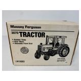 1/16 Ertl Massey Ferguson 3070 Tractor