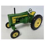1/16 Ertl John Deere 620 Wide Front Tractor
