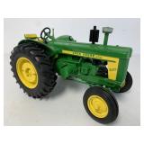 1/16 Ertl John Deere 820 Tractor