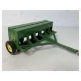 1/16 Ertl John Deere 452 Grain Drill