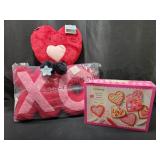 2 Pillows & Cookie Kit