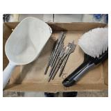 Bits, Brush & Scoop