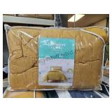 Twin Gold Comforter