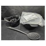 Pampered Chef MicroCooker Apple Cutter & Spoon