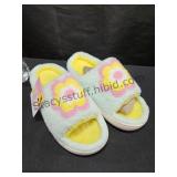 Flower Slippers SZ 9/10