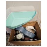 Pet & Critter Bowls & Bottles