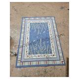 3Ft 10 In x 5Ft.5 Area Rug Light Cleaning