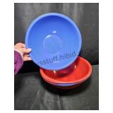 4 Plastic Bowls