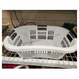 Hip Huger Clothes Basket