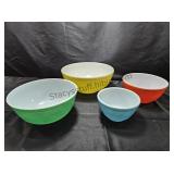 4 Pc Pyrex Bowl Set A Few Scratches See Pics