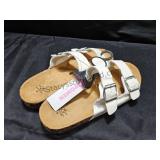 Womans Sandles SZ 7/8