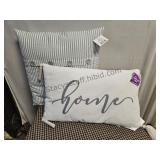 2 Throw Pillows New