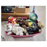 Larg Tote Of Stuffed Animals Need Cleaned