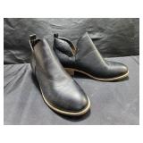 Ladies Boots Like New SZ 9