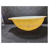 4 QT Pyrex Bowl Gold Decent