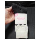 2 PK Womans Socks 4/10