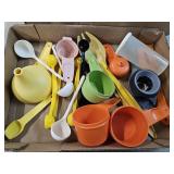 Tupperware Flat 4
