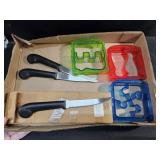 Sandwich Shapes & 3 Steak Knives
