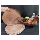 4 Round Placemats & Centerpiece