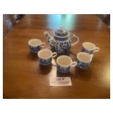Churchill Blue Willow Tea Set