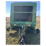 John Deere 568 Baler