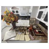 Wall Hangings & Floral Arrangements